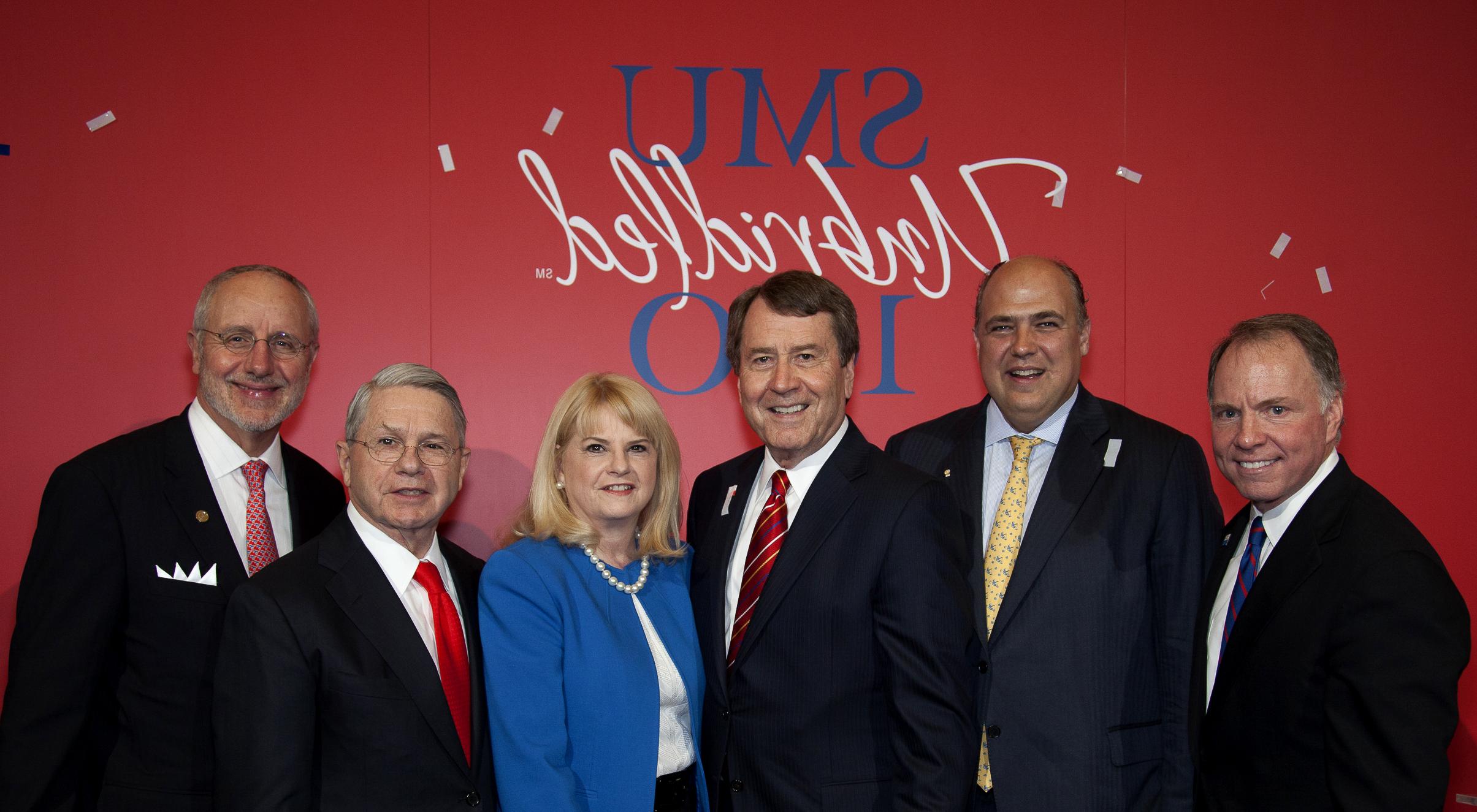 布拉德·E. Cheves, SMU vice president for Development and External Affairs; Mark A. Roglán, director of the Meadows Museum; SMU President R. 杰拉尔德•特纳; Linda P. Evans, chairman and CEO of The Meadows Foundation; Michael M. 布恩, chair of the SMU Board of Trustees; and Sam Holland, 新大梅多斯艺术学院院长.